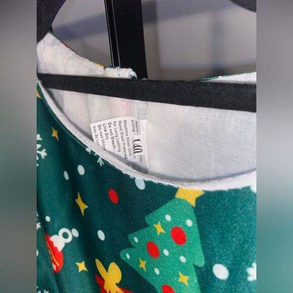 Girl’s sleeveless green dress with Christmas print and lace at the waist NWT - Picture 5 of 8